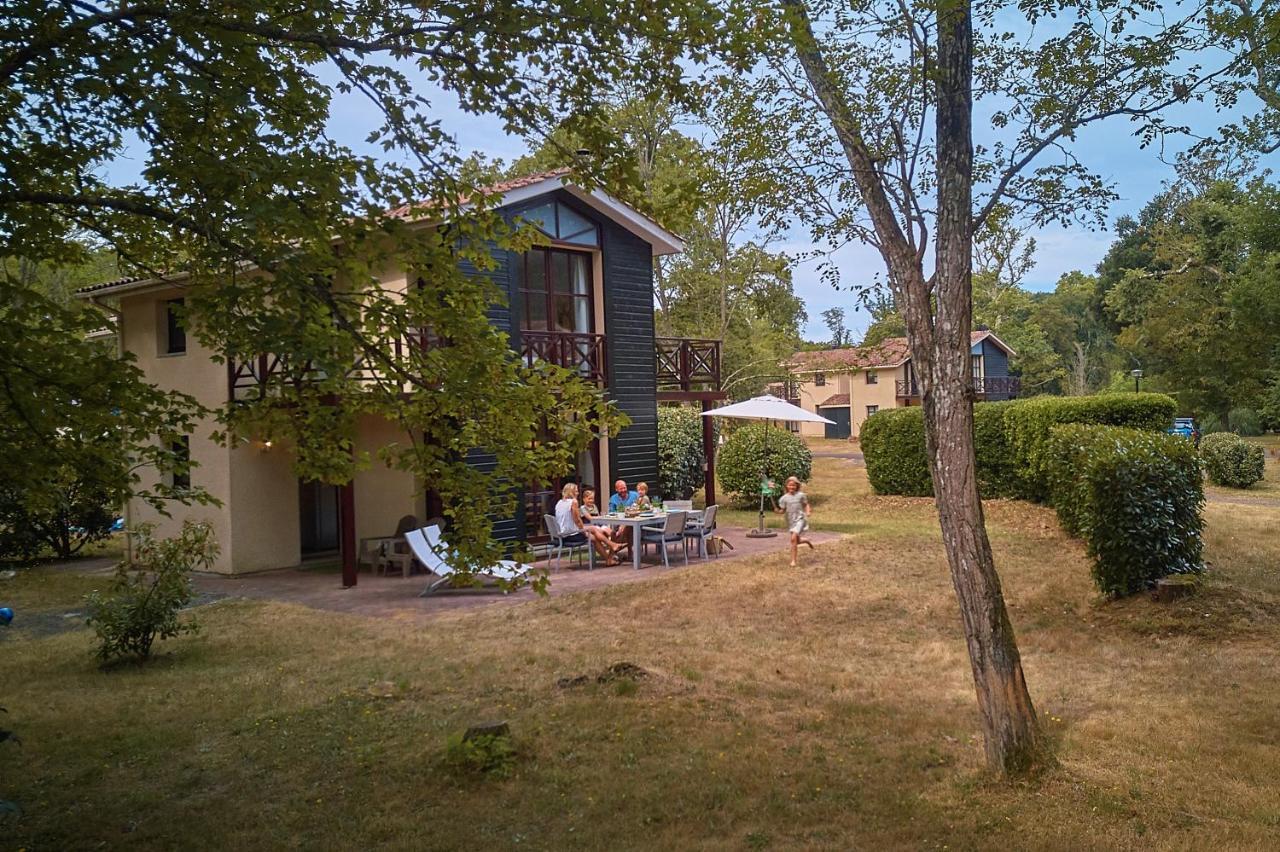 Residence Chateau De Salles Salles  Buitenkant foto